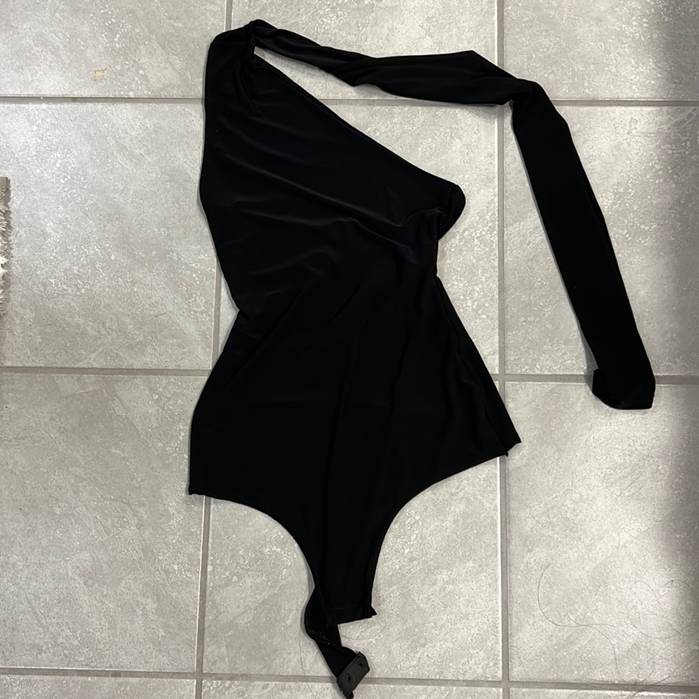 Wrap one shoulder black body suit size small